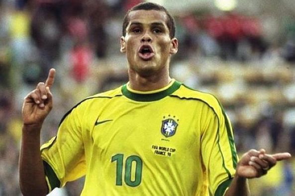 迷感到振奋 迷感到振奋